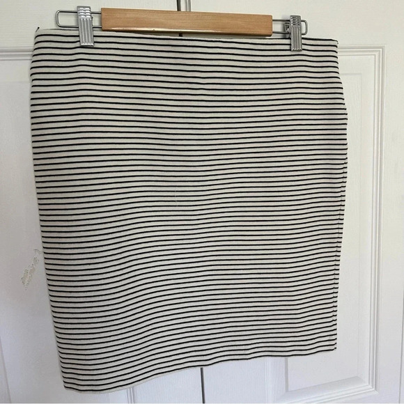 Ann Taylor LOFT Petite Pencil Skirt Black & White Stripped Size LP - Picture 2 of 10